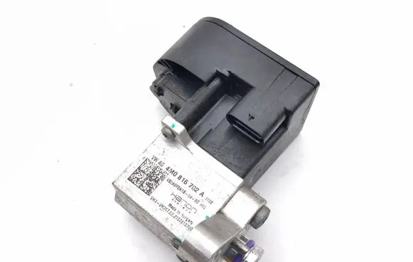 Porsche Taycan 9J1 Air conditioning (A/C) expansion valve 4M0816702A 9j1820742
