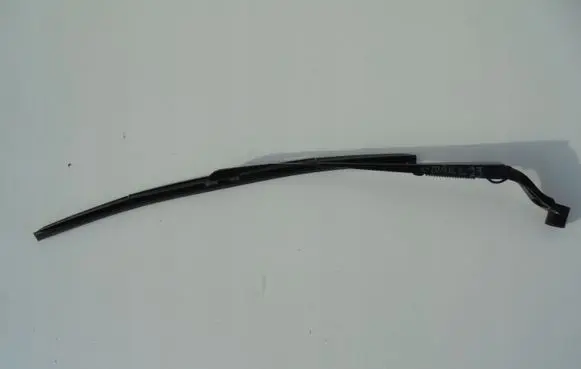 Nissan X-Trail T32 Front wiper blade arm