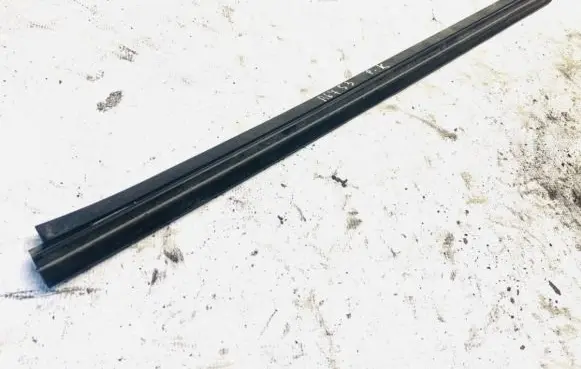 Seat Alhambra (Mk1) Front door glass trim molding 7503003