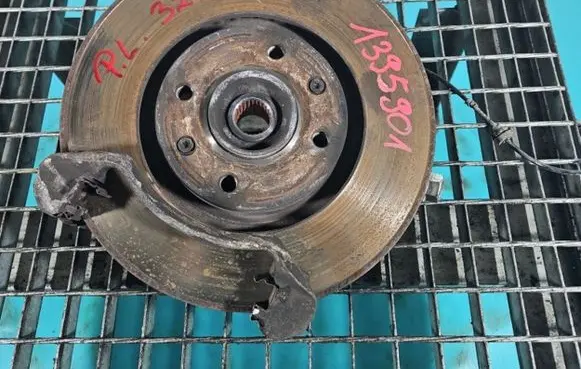 Peugeot 308 Front wheel hub spindle knuckle IMPRK1395901