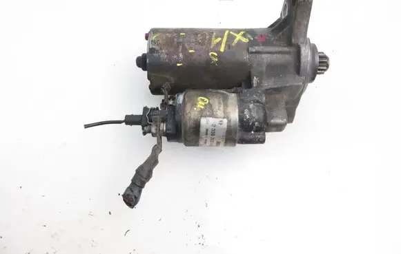 Volkswagen Golf IV Starter motor 0001121006 020911023F