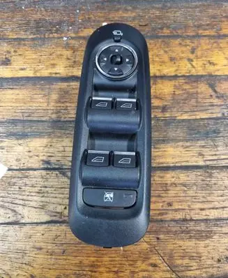 Ford Mondeo MK IV Electric window control switch 7S7T14A132BC