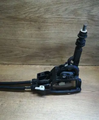 Toyota Avensis T250 Gear shifter/selector 335300509 62488AA