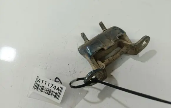Nissan Primera Front door upper hinge 