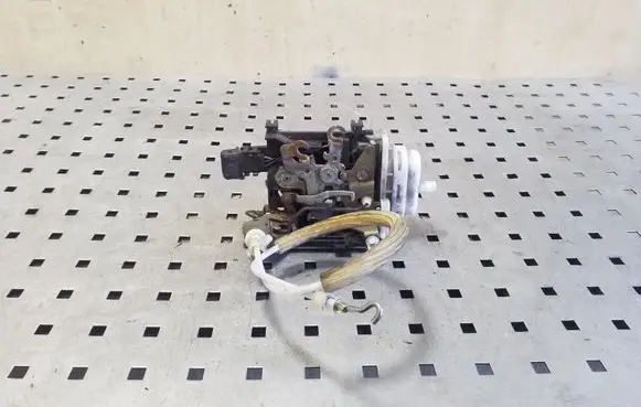 Audi A6 S6 C4 4A Front door lock 4A1837016D