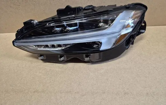 Volvo S90, V90 Headlight/headlamp 32404723