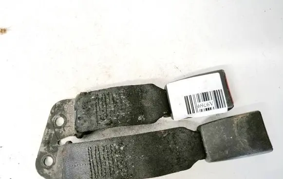 Middle seatbelt buckle (rear)