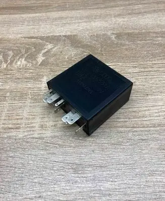 BMW 5 E39 Other relay 4B0955531A 377
