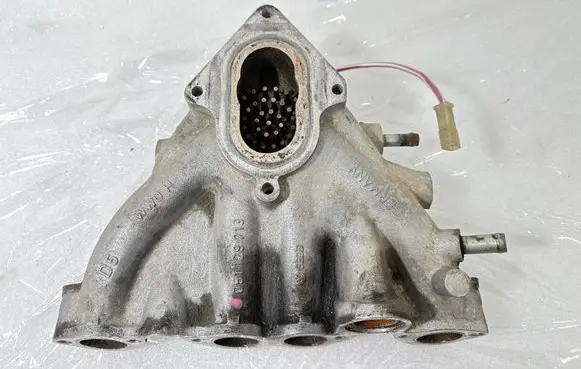 Audi 80 90 S2 B4 Intake manifold 051129713