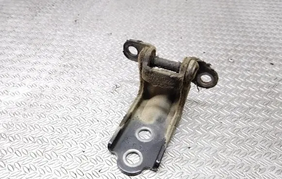 Subaru Forester SH Rear door lower hinge