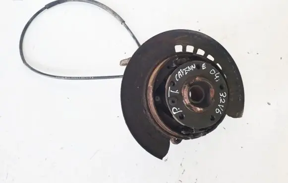 Rear wheel hub spindle/knuckle
