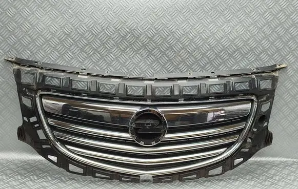 Opel Insignia A Front bumper upper radiator grill 13238420