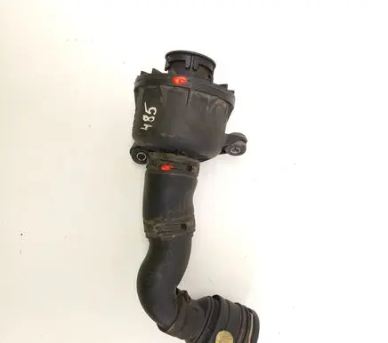 Intake resonator