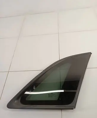 KIA Sorento Rear side window 43R000399 DOT748AS3M35