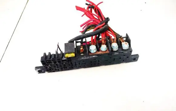 Volkswagen PASSAT B5.5 Fuse box set 8L0941822A