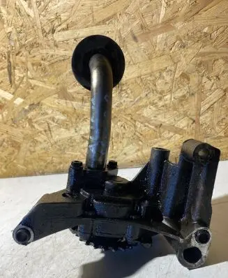 Seat Altea XL Oil pump 03C115105