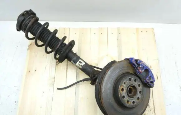 Skoda Octavia Mk2 (1Z) Front wheel hub spindle knuckle