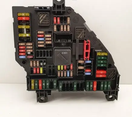 BMW 6 F06 Gran coupe Fuse module 9264924 110213 04156975