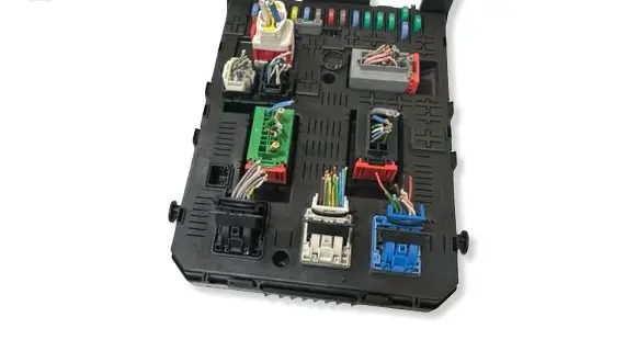 Peugeot Expert Fuse module 281197595