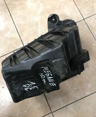 Renault Megane III Air filter box 8200947663