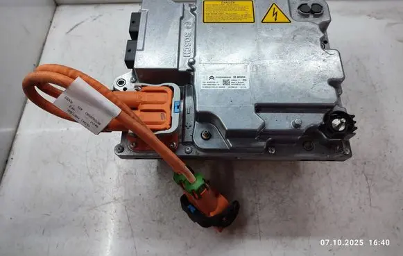 Voltage converter inverter