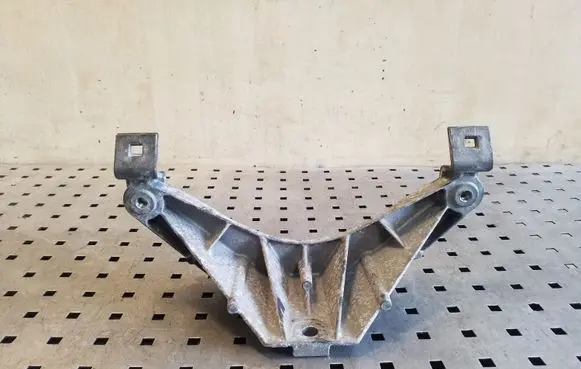 BMW X5 E70 Engine mounting bracket 51717137238 7137238