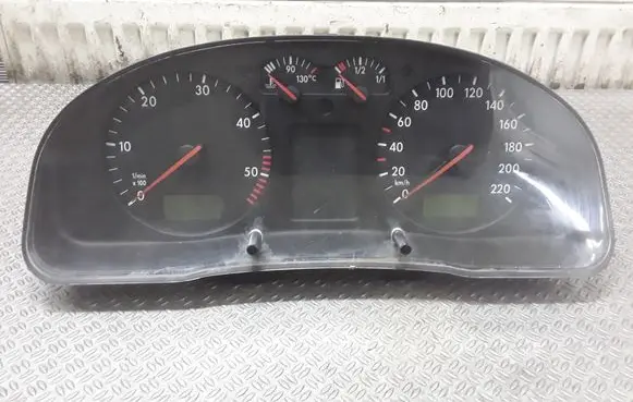Volkswagen PASSAT B5 Speedometer (instrument cluster) 09051940090