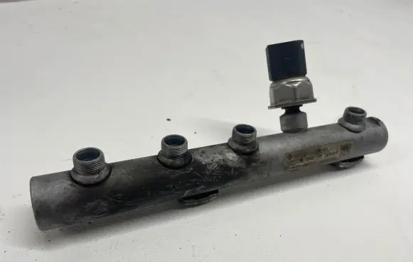 Audi A4 S4 B7 8E 8H Fuel main line pipe 059130089AA