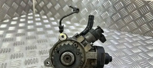 Audi A3 S3 8V Fuel injection high pressure pump 04L130755D 0445010537 13171015