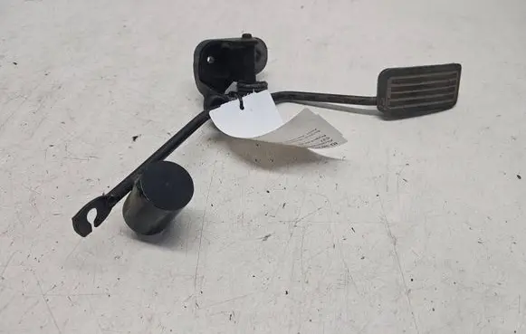 Peugeot 107 Accelerator throttle pedal 