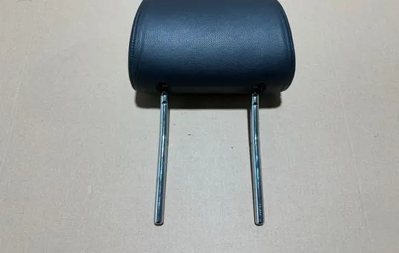Audi A6 S6 C6 4F Front seat headrest 