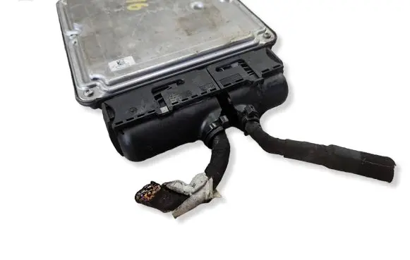 Skoda Octavia Mk2 (1Z) Engine control unit/module 03G906016DJ 0281011883 1039S06266