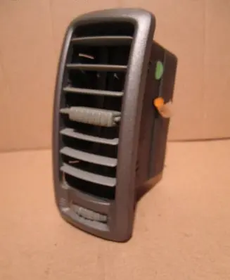 Renault Trafic II (X83) Dashboard side air vent grill/cover trim R6136S150