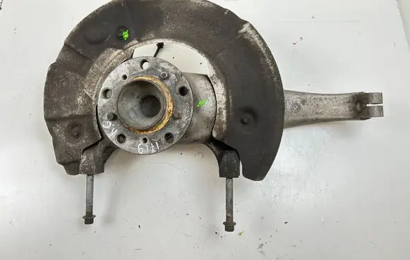 BMW M5 Rear wheel hub