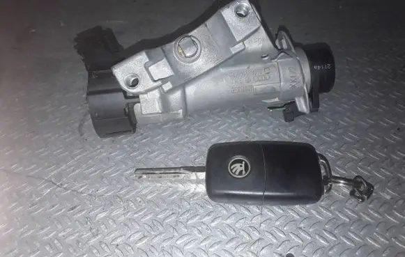 Skoda Roomster (5J) Ignition lock 6R0905851D