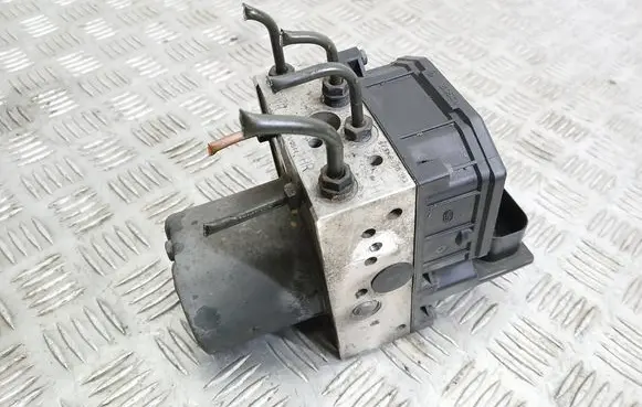 BMW 5 E39 ABS Pump 0265900001 6756342 0265223001