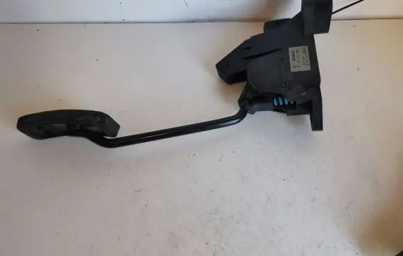 Opel Zafira A Accelerator throttle pedal 0281002299 90581216