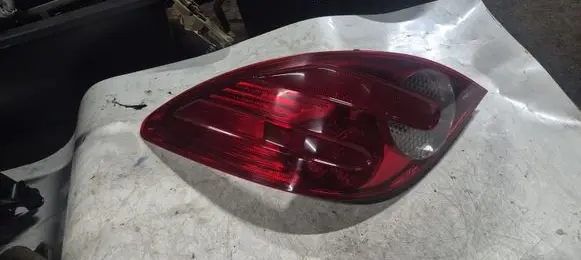 Mercedes-Benz R W251 Rear/tail lights A2518200464