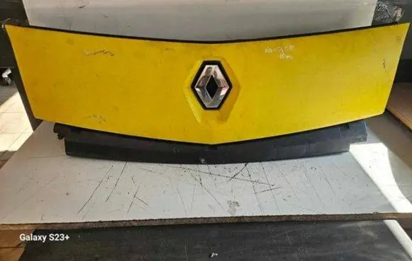 Renault Kangoo II Front bumper upper radiator grill