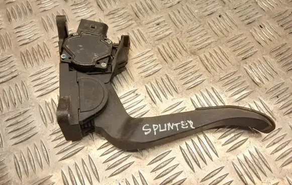 Mercedes-Benz Sprinter W901 W902 W903 W904 Accelerator throttle pedal A9013000404