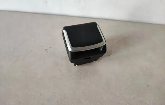 BMW 7 G11 G12 Ashtray (front) 