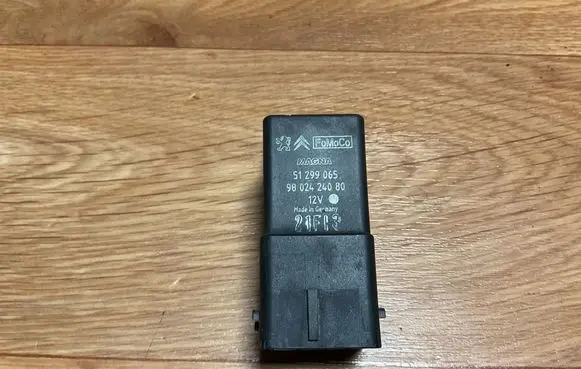 Peugeot Partner Glow plug pre-heat relay 51299065 9802424080 21FL3