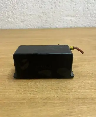 Mercedes-Benz E W211 Other relay 0255452832 D7133