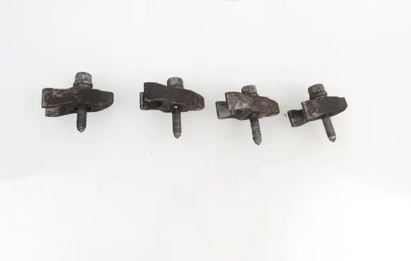 Citroen Berlingo Fuel Injector clamp holder