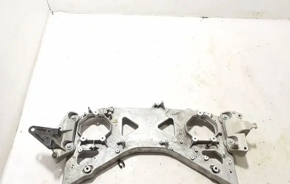 Volvo C40 Engine mounting bracket 32388370