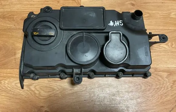 Volkswagen PASSAT B6 Rocker cam cover 03G103469