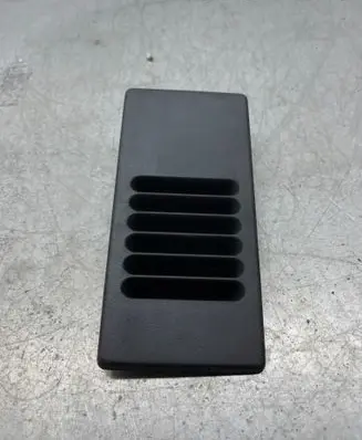 Rear air vent grill