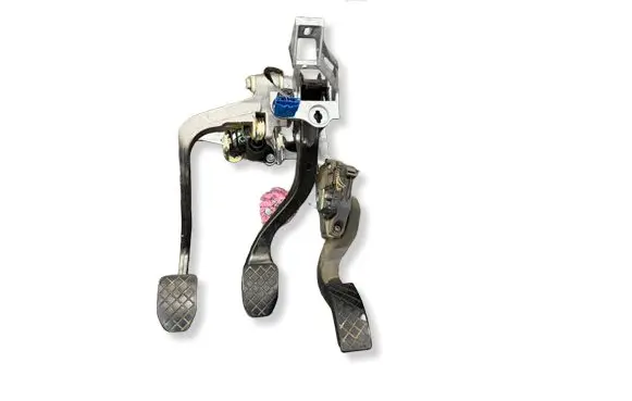 Volkswagen PASSAT B5.5 Pedal assembly 8D1721117P 8D1721523E