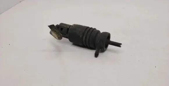 Volkswagen PASSAT B5 Windscreen/windshield washer pump 1J0973722