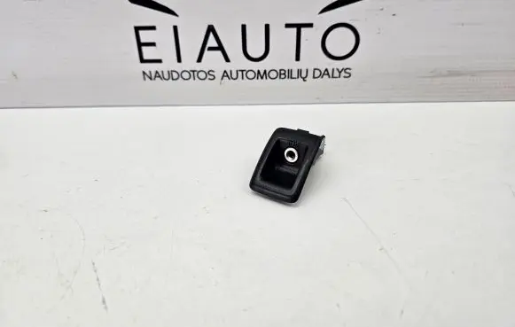 Volvo V70 AUX in-socket connector 30781155